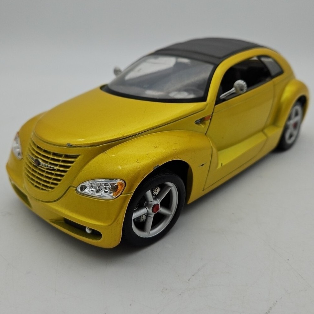 Maisto Chrysler Pronto Cruizer Original Concept PT‎ Cruiser 1:18 Diecast Car